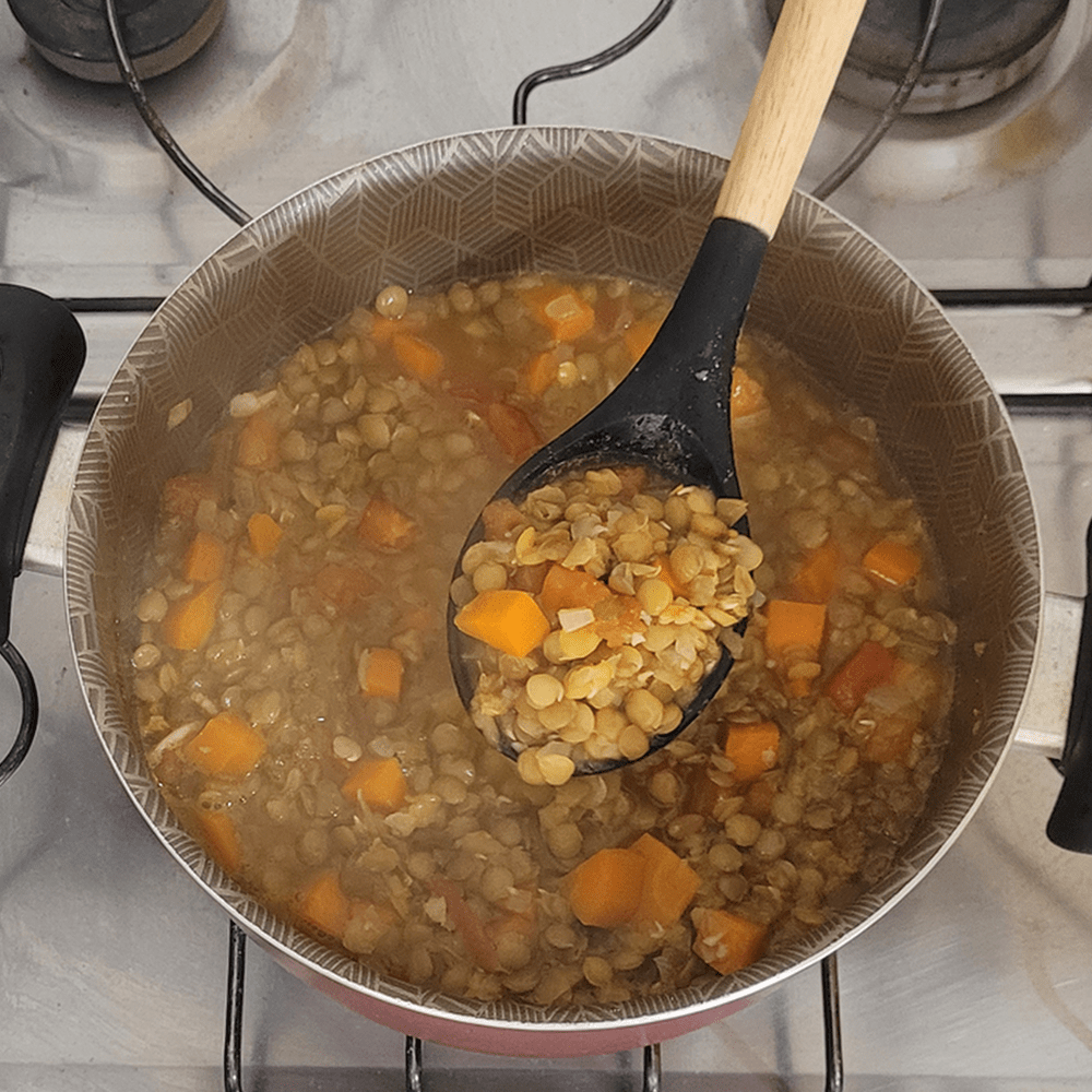 sopa de lentilha com cenoura saudável e fitness