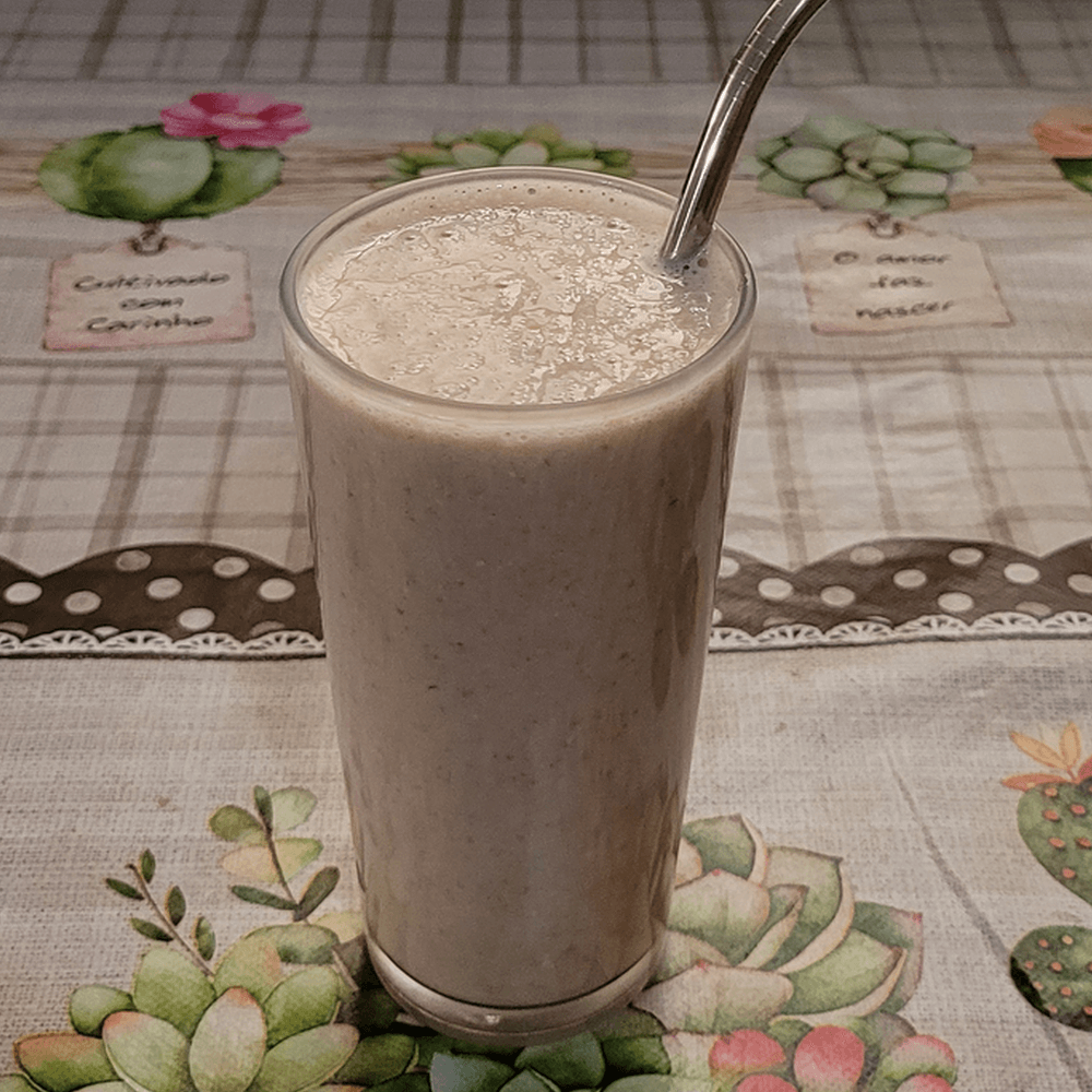 smoothie de banana e morango com aveia